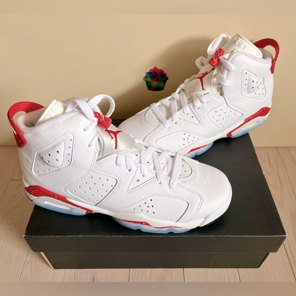 Brand New (DS) Nike Air Jordan “Red Oreo” 6 VI sz7Y